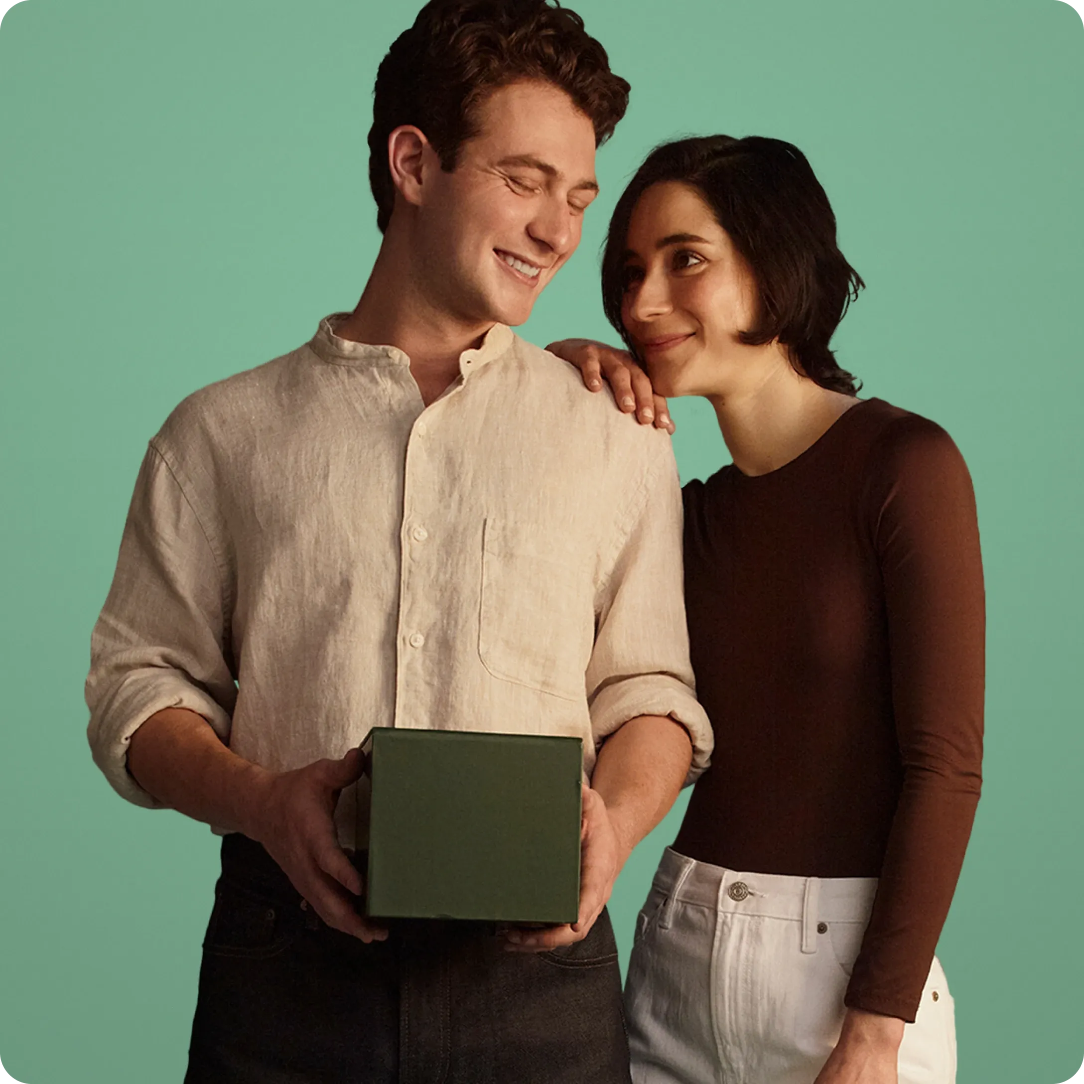 Man and woman couple with Legacy home testing kit1712247132 Man-and-woman-couple-with-Legacy-home-testing-kit